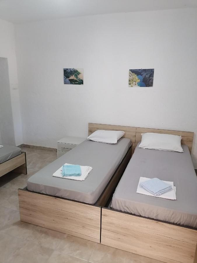 Apartman Milan Obrovac Buitenkant foto